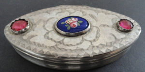 Snusdosa 1800-tal. Fotograf- Snus- och Tändsticksmuseum